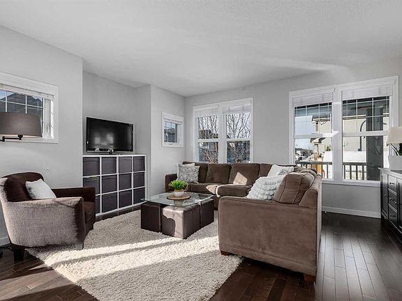 3rd image of 114 NW Skyview Springs Rise NE