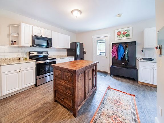 3rd image of 20 Bassett Street