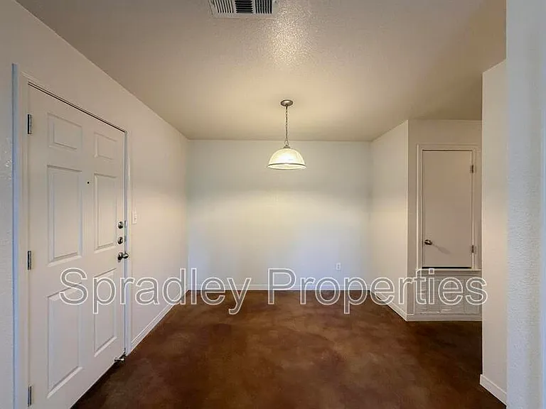 112B Andy Ln — Photo 5