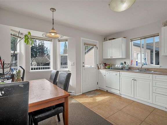 4th image of 313 Harrogate Rd