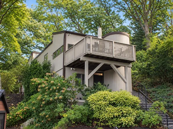 732 Sound View Road, Mill Neck, NY 11771