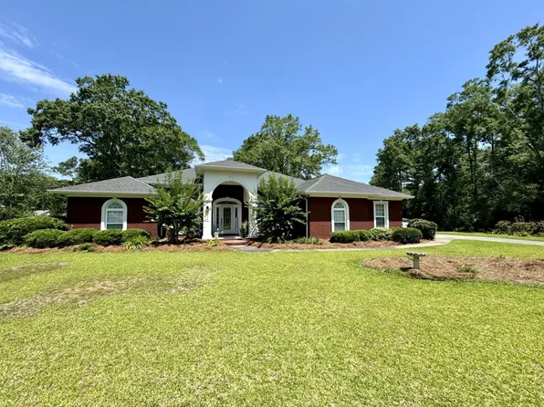 404 Oakwood Dr, Opp, AL 36467