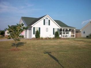98 Century Station Dr, Rossville, GA 30741