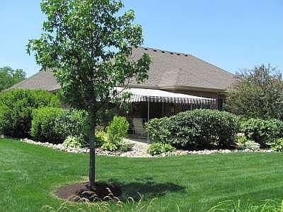 3rd image of 2356 Cheviot Hills Ln