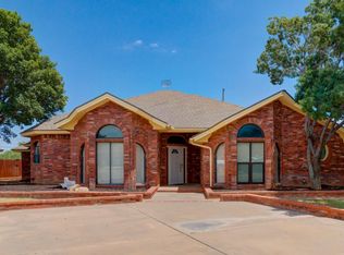 2037 Buffalo Dr, Levelland, TX 79336