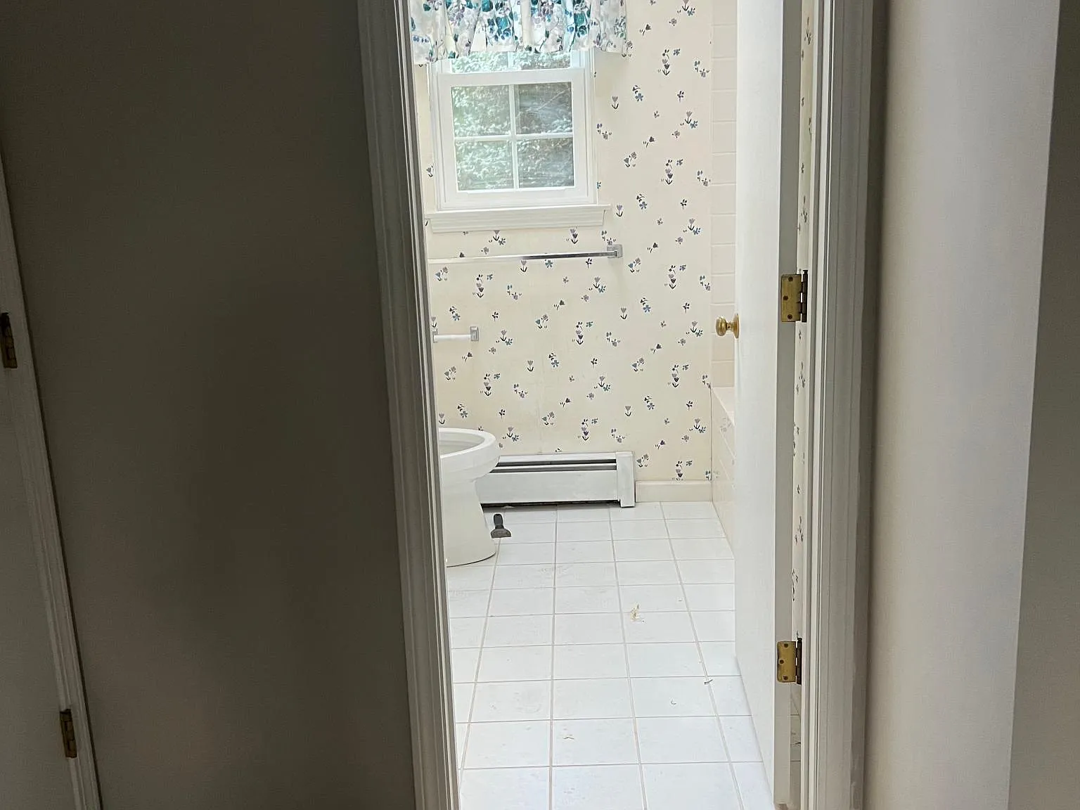 2605 Albany Ave — Photo 4