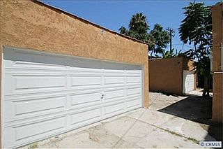 3rd image of 1143 W 95th St