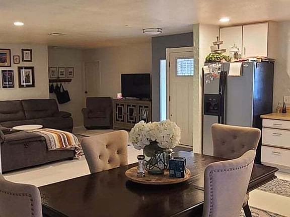 2nd image of 52400 Avenida Navarro