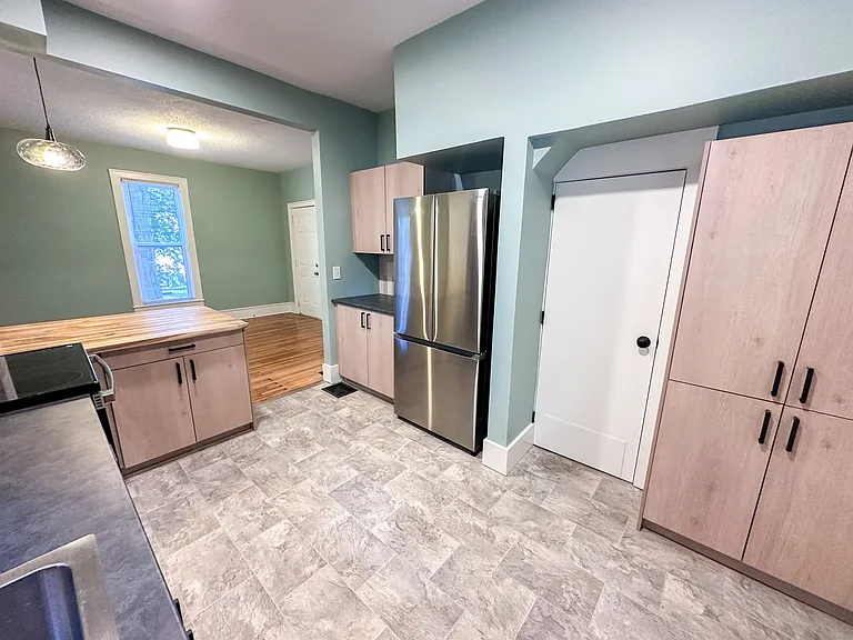303 Page St NE — Photo 6