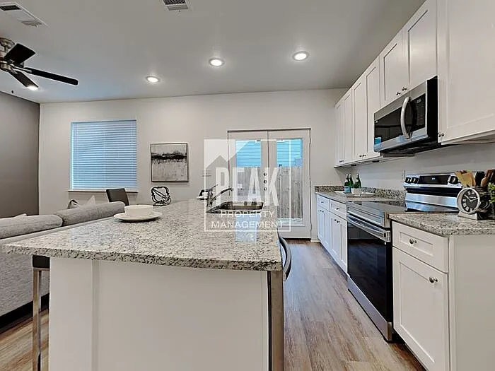 404 Briarwood Ln — Photo 5