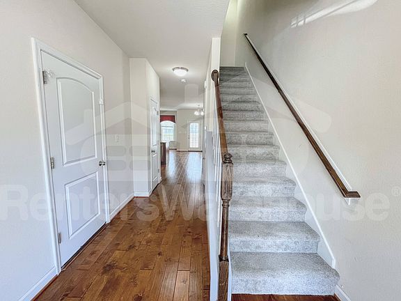 5th image of 1128 Winsford Ln #45