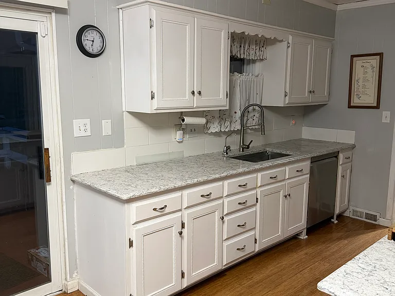 1627 W Cedar Hills Dr — Photo 7