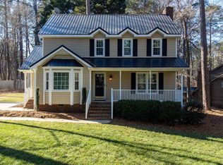 8121 Brookwood Ct, Raleigh, NC 27613