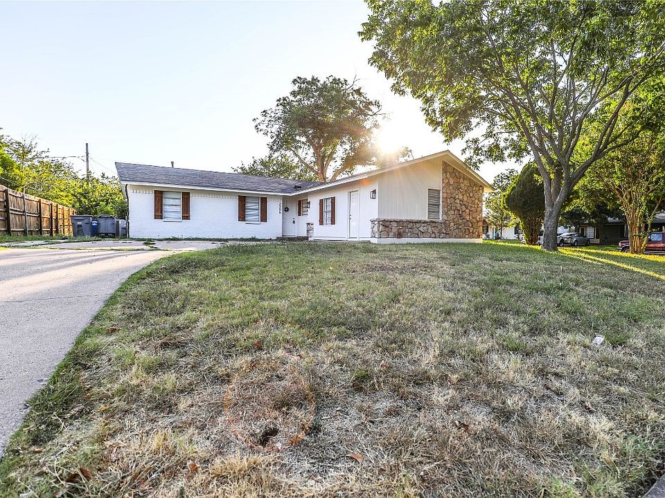 1st image of 2205 Old Oaks Dr