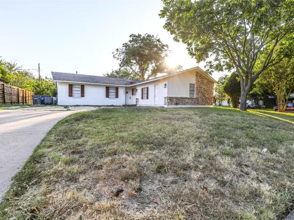 2205 Old Oaks Dr, Dallas, TX 75211