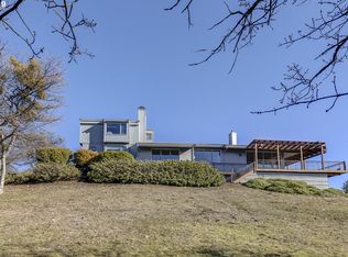 5995 Hillcrest Rd, Medford, OR 97504