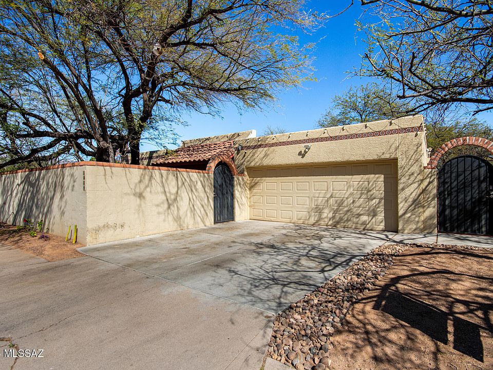 1st image of 1814 N Santa Rosa Ave