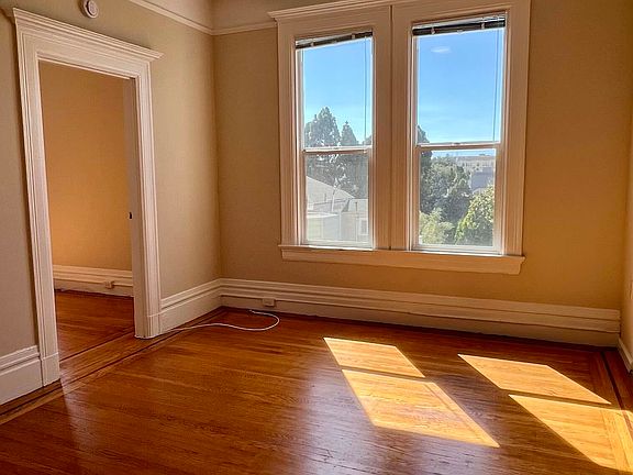 2nd image of 2127 Fillmore St APT 15
