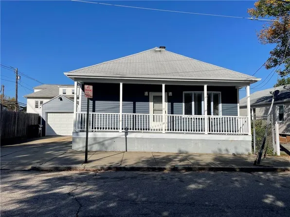 102 Ophelia St, Providence, RI 02909
