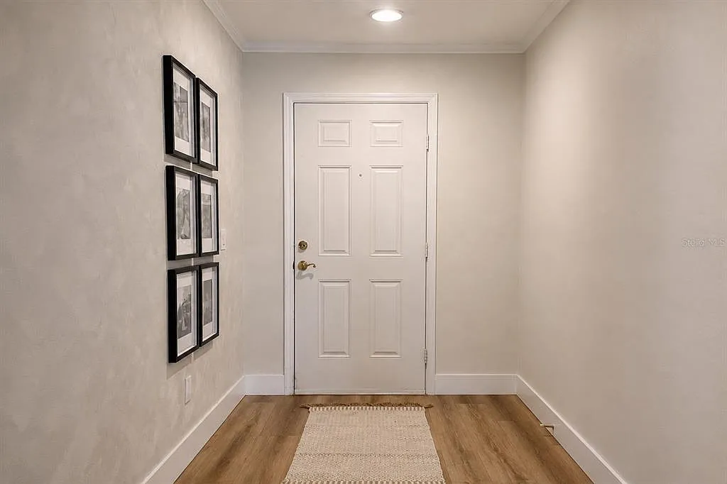 3 bed, 2.0 bath, 1405 sqft, $2,450 — Photo 3