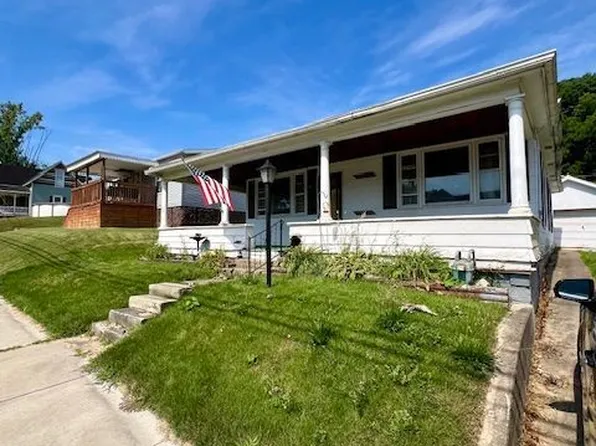 15 Broad St, Glouster, OH 45732