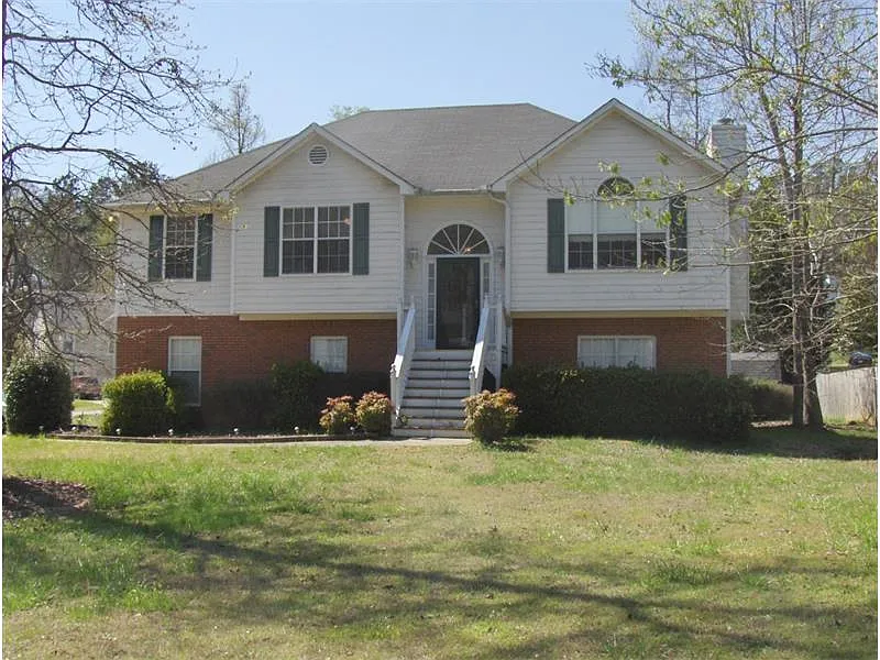 3271 Eloise Dr photo 1