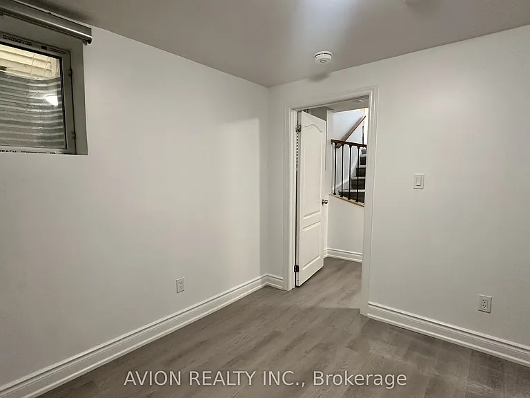 70 Barnes Dr #BASEMENT — Photo 4