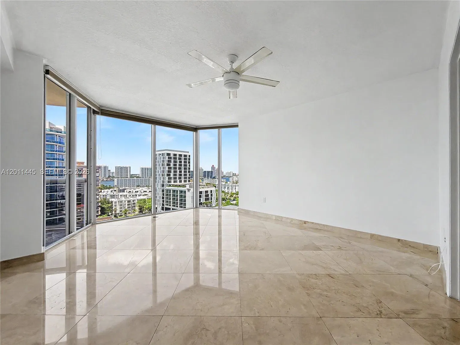 17555 Collins Ave — Photo 2