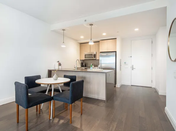 148 1st Street image 152 of 204