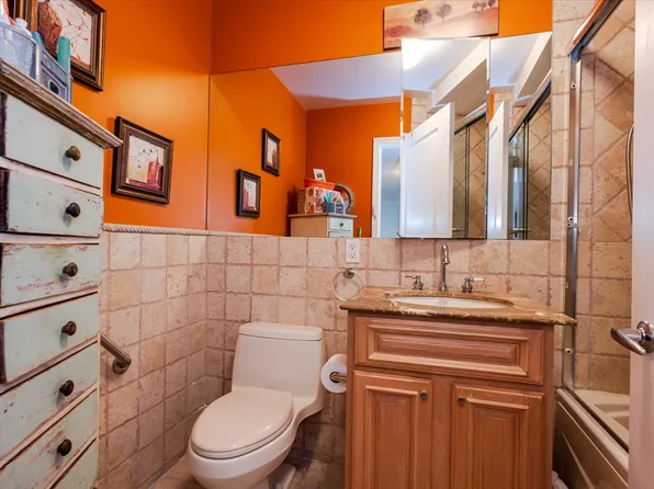 600 Clarence Avenue image 17 of 37