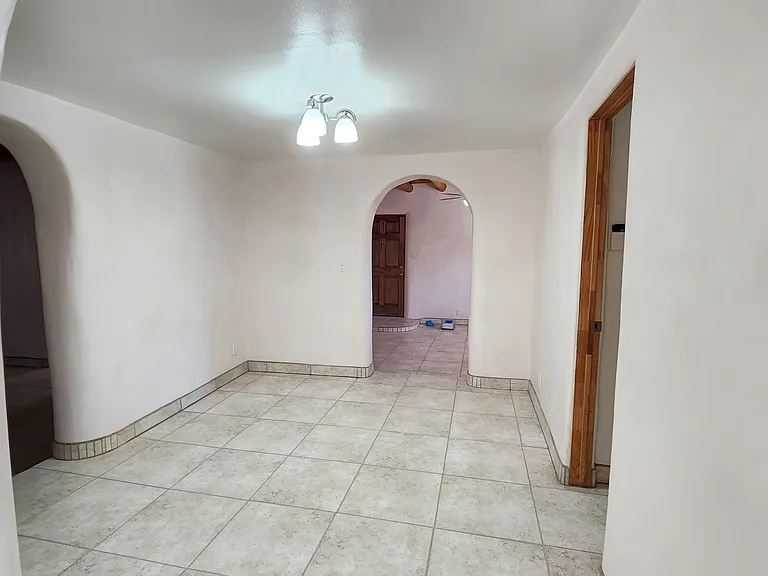 520 Lolita St — Photo 8
