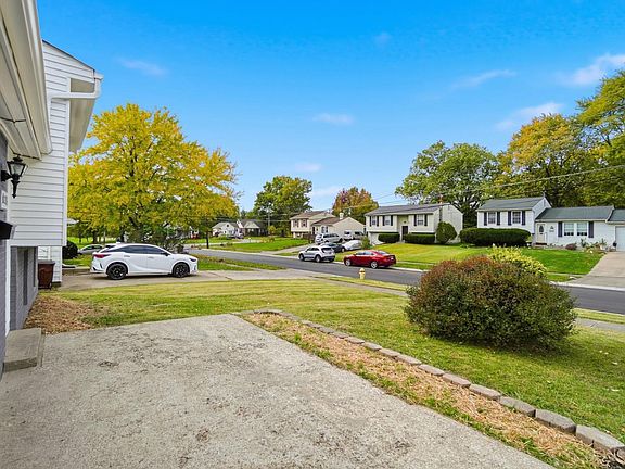 3rd image of 10216 Hawkhurst Dr
