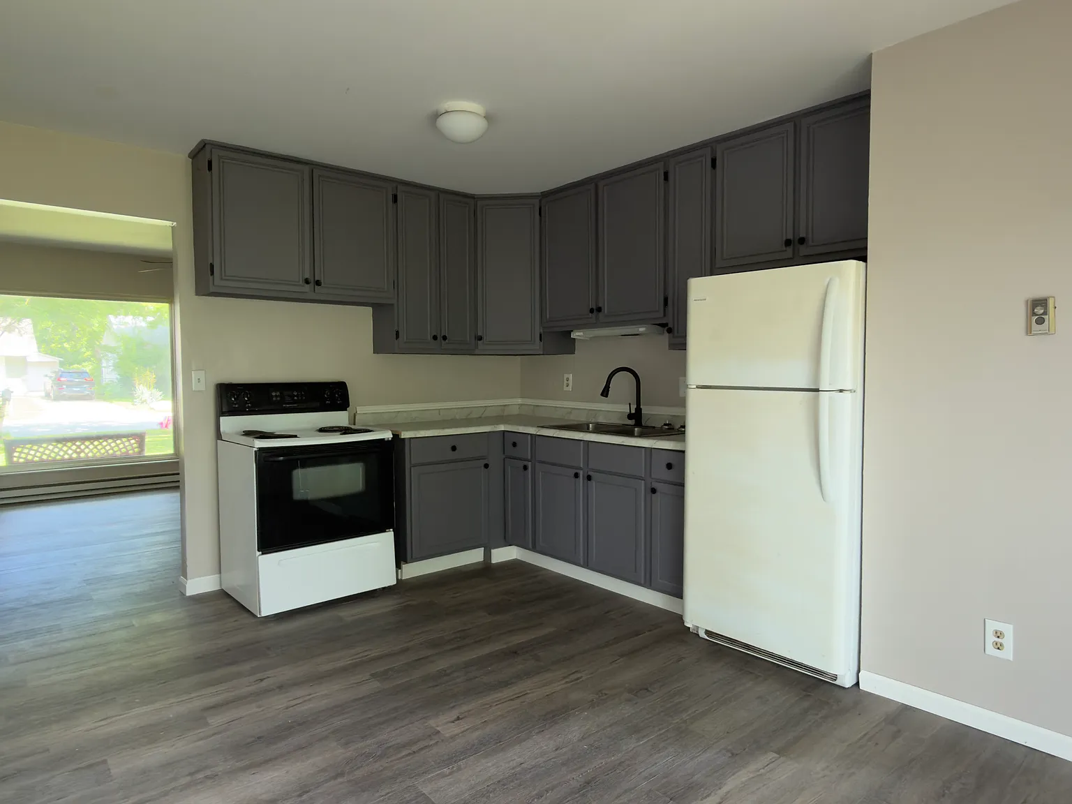 2069 Stonehenge Road — Photo 3