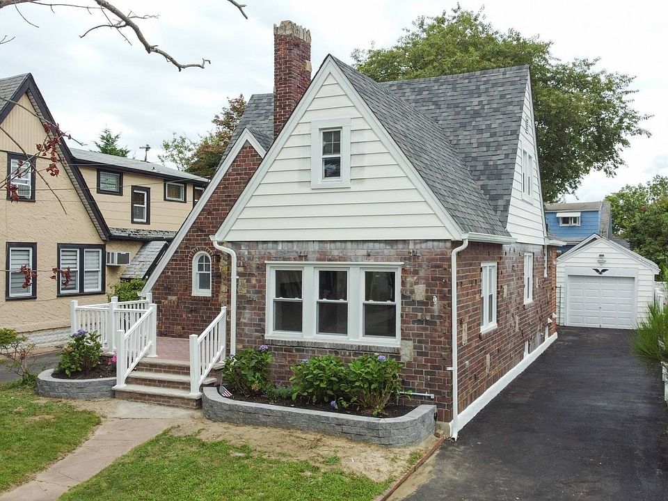 16 Devon Street, Malverne, NY 11565 Zillow