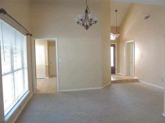 4th image of 11118 Winspring Dr
