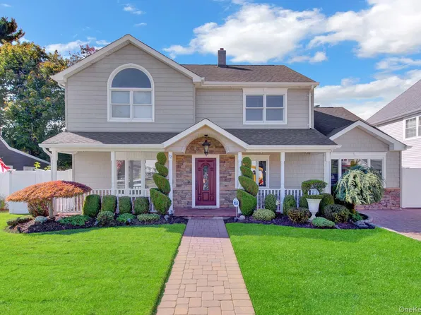 12 Crabtree Lane, Levittown, NY 11756