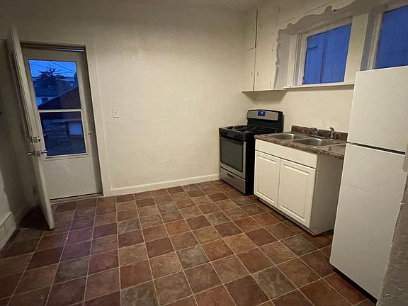 4th image of 1427 S 81st St Suite 1