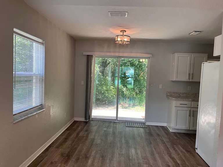 3380 NE 57th Ave — Photo 6