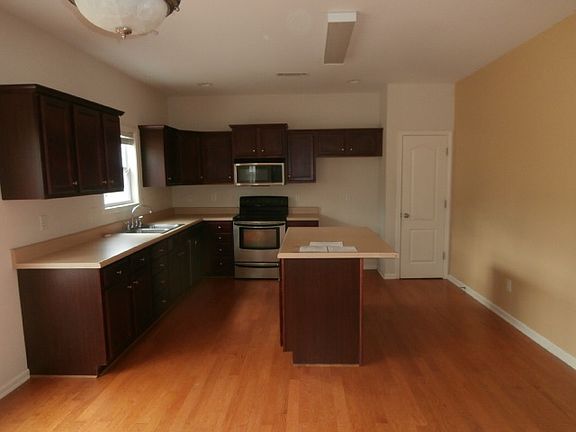 5th image of 850 Derden Ct