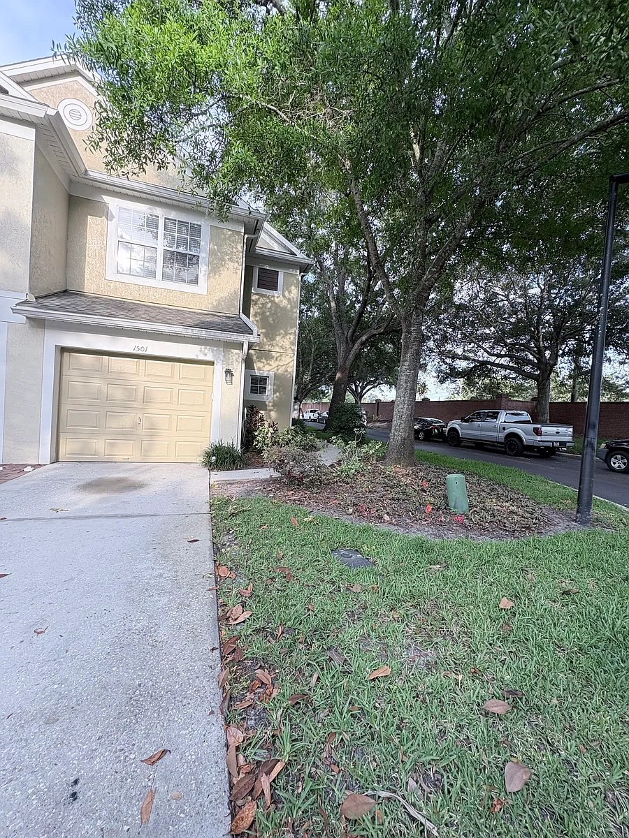 Building Photo - 1501 Florentino Ln