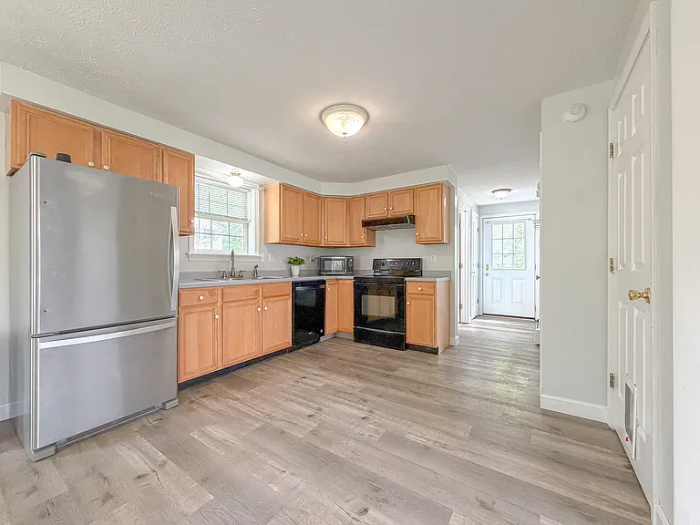 9 Dakota Dr — Photo 14