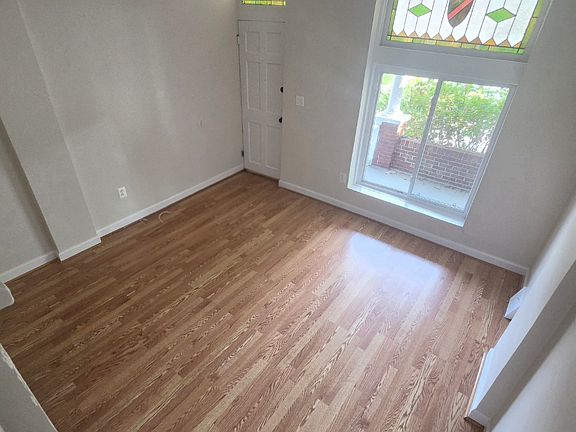 3rd image of 206 W 27th St