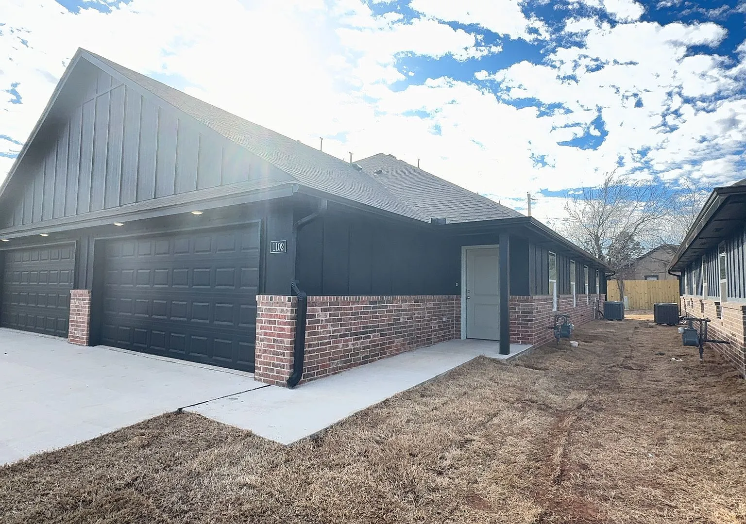 Welcome to Masonwood featuring this 3 Bedroom 2 Bath 2 Car Garage Duplex in a Great location clos... — Photo 1