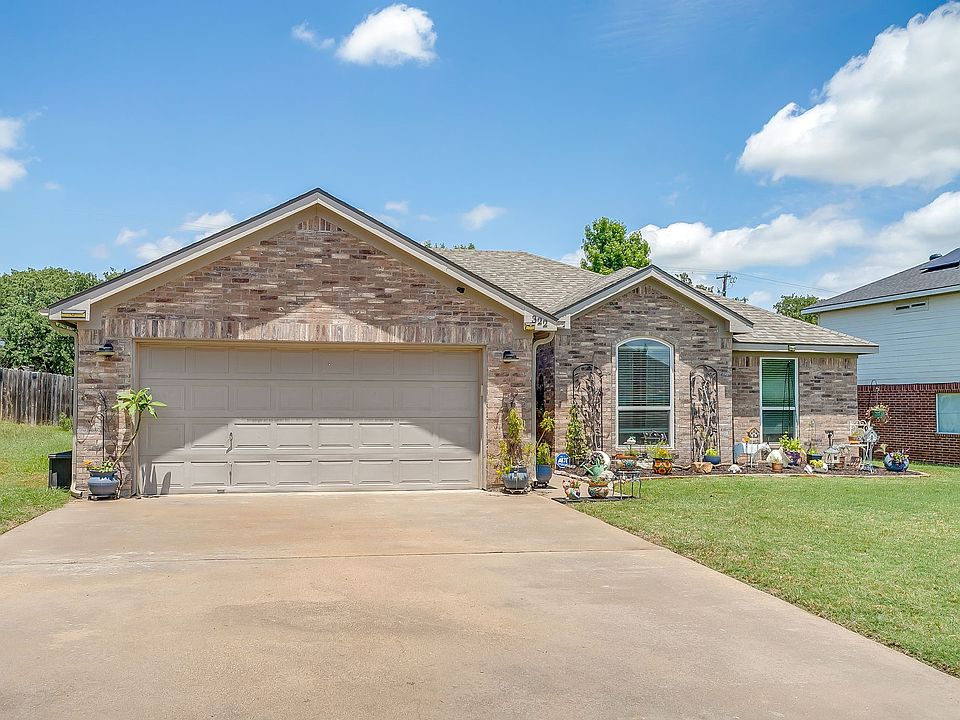1st image of 322 Dalhart Dr