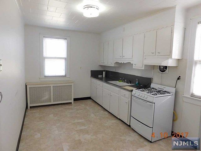 2nd image of 384 Morningside Ave #2