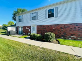 613 Academy Ct, Schaumburg, IL 60194