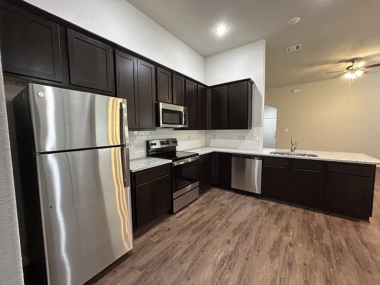 10007 Westover Blf — Photo 15