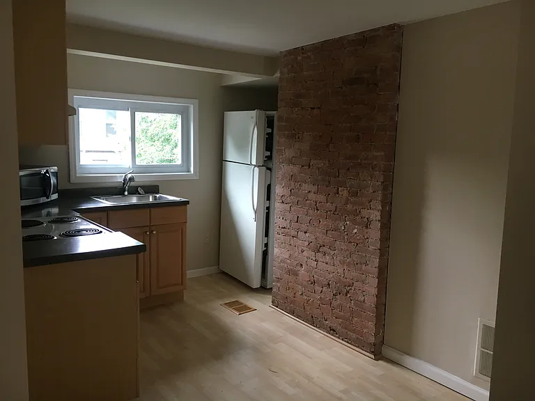 21 S Goodman St #1 — Photo 6
