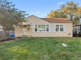 25 La Venta Dr, Florissant, MO 63031