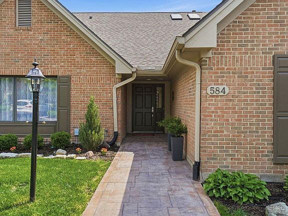 4th image of 584 Cottingwood Ct